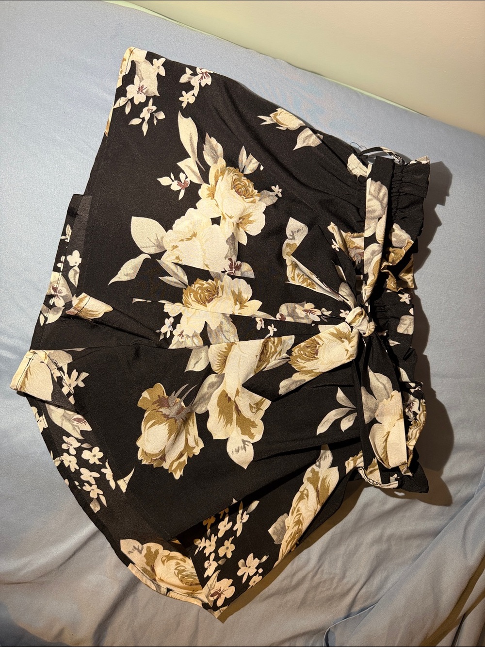 SHEIN Black Floral Tie-Waist Skort